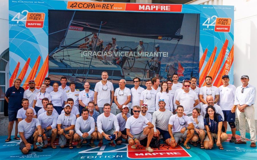 El Rey participa en el homenaje de la Copa al patrón del Aifos