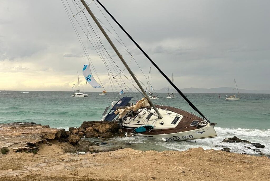 Temporal en Baleares. ¿Qué se hace ahora con las embarcaciones varadas?