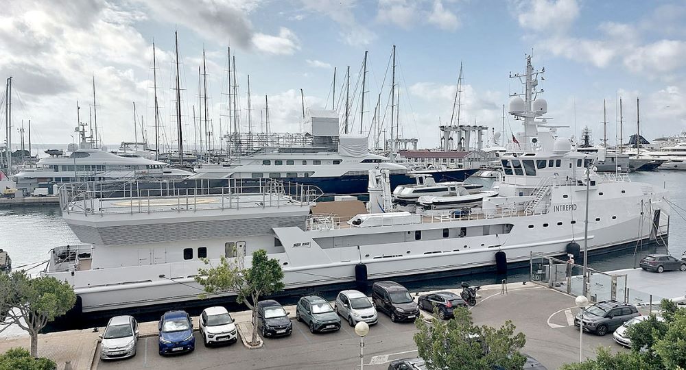 Las grandes fortunas eligen el puerto de Palma para reparar sus megayates
