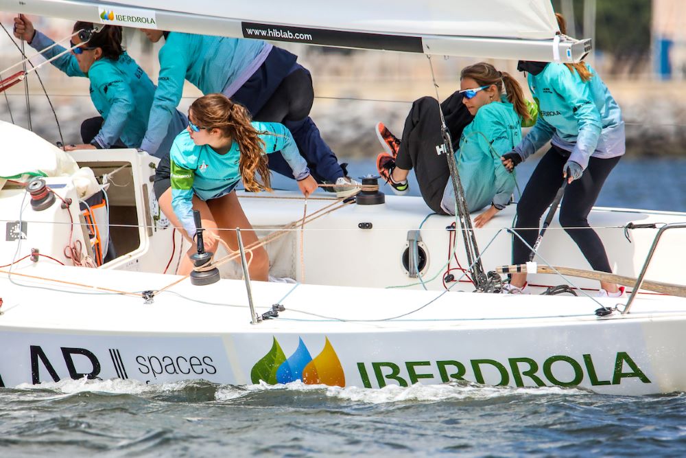 EL CN Arenal llega como líder a la final de la Liga de Vela Femenina