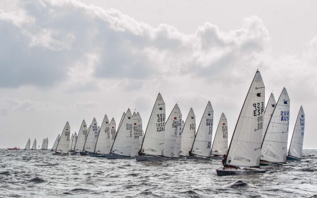 El campeón quiere revalidar su título europeo de OK Dinghy en Mallorca