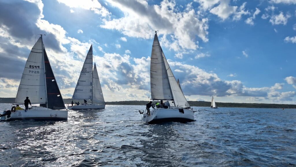 El Lampo Rosso, el Boomerang y la Escuela de Vela CNCP se coronan en la liga de invierno