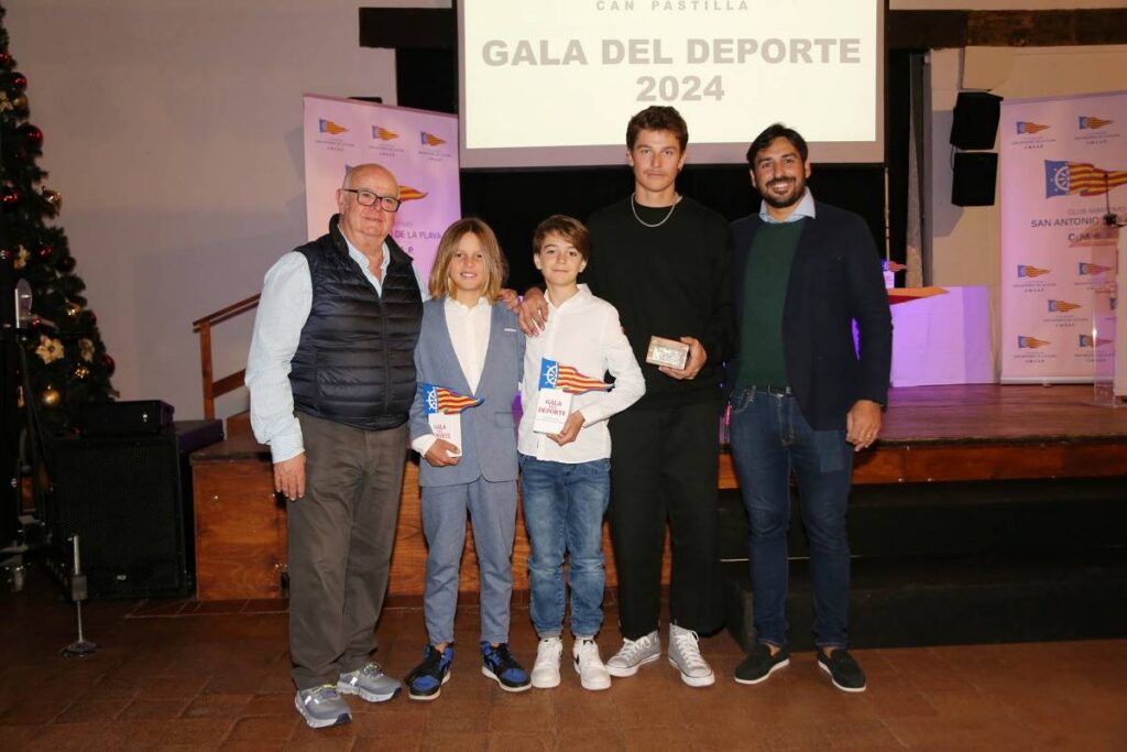 El Club Marítimo San Antonio de la Playa celebra sus éxitos deportivos con una emotiva gala 2024