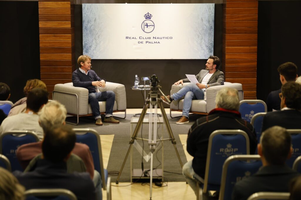 Alex Pella: “El líder no manda, sino que se hace respetar”