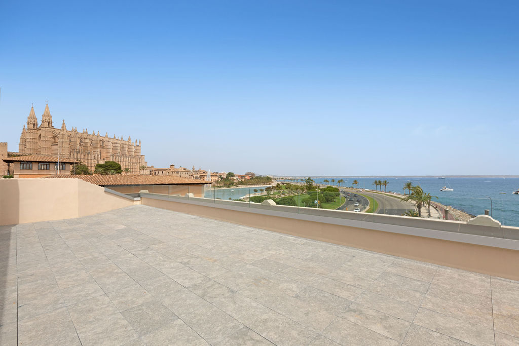 La APB licita el restaurante del Port Centre a la mitad de precio que Gual