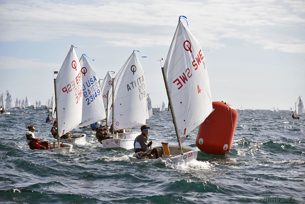 Stijn Oosterhaven lidera en el estreno del Palamós Optimist Trophy