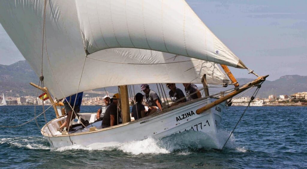 80 años del Alzina: un milagro de la conservación naval