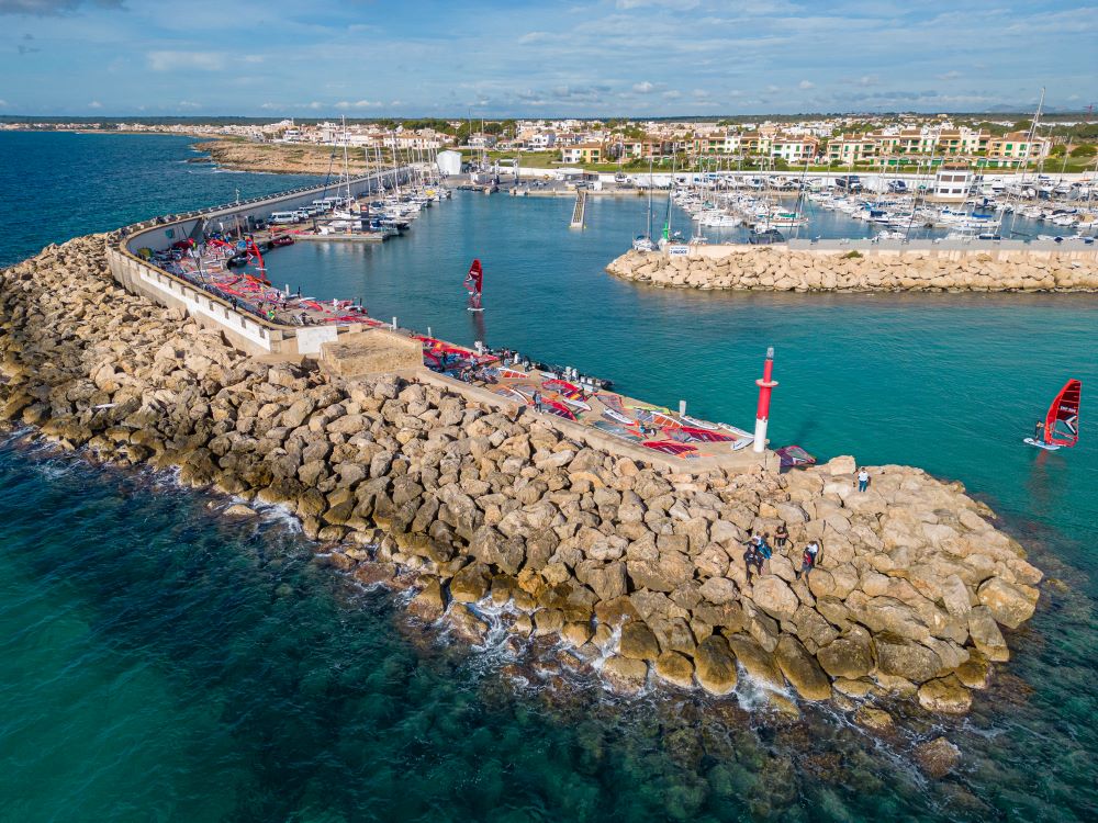 La APB refuerza las escolleras del Portitxol y el Molinar