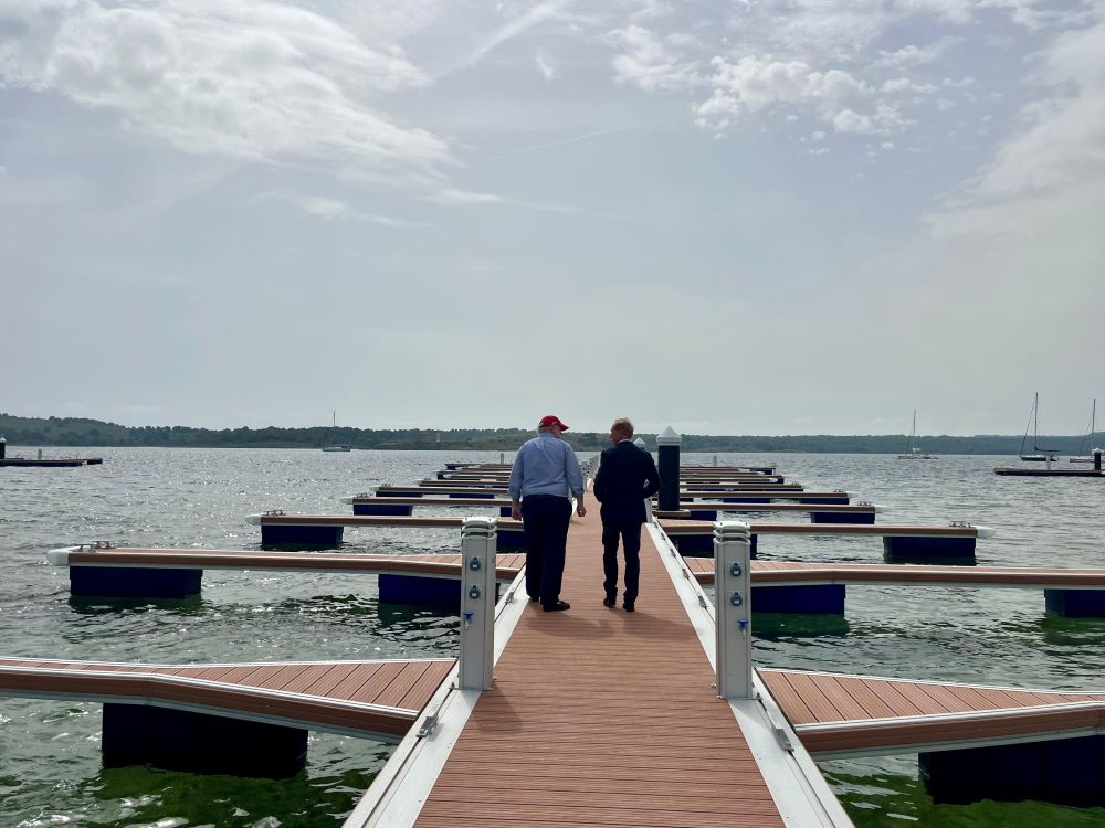 PortsIB entrega los nuevos pantalanes del puerto de Fornells
