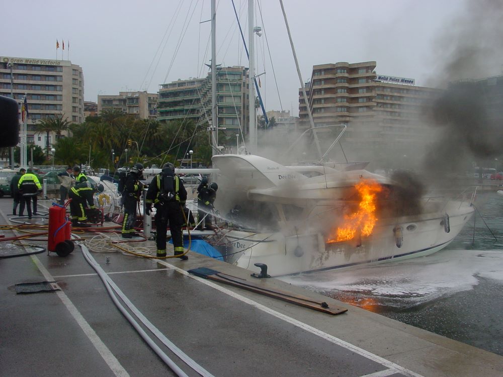 Luz verde a la primera ordenanza contra incendios en marinas