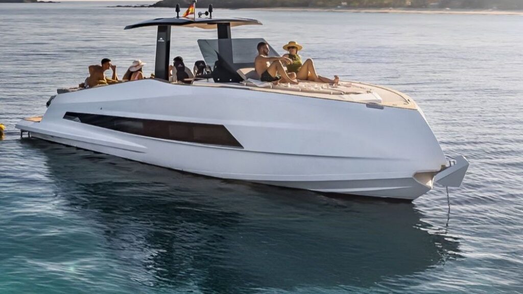 Astondoa desembarca en Turquía de la mano de Yacht Zone