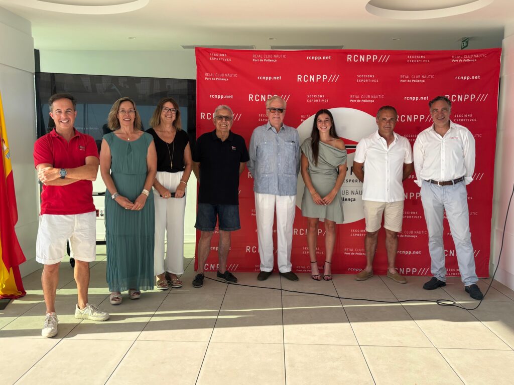 El RCN Port de Pollença rinde homenaje a su tricampeona de Europa de piragüismo