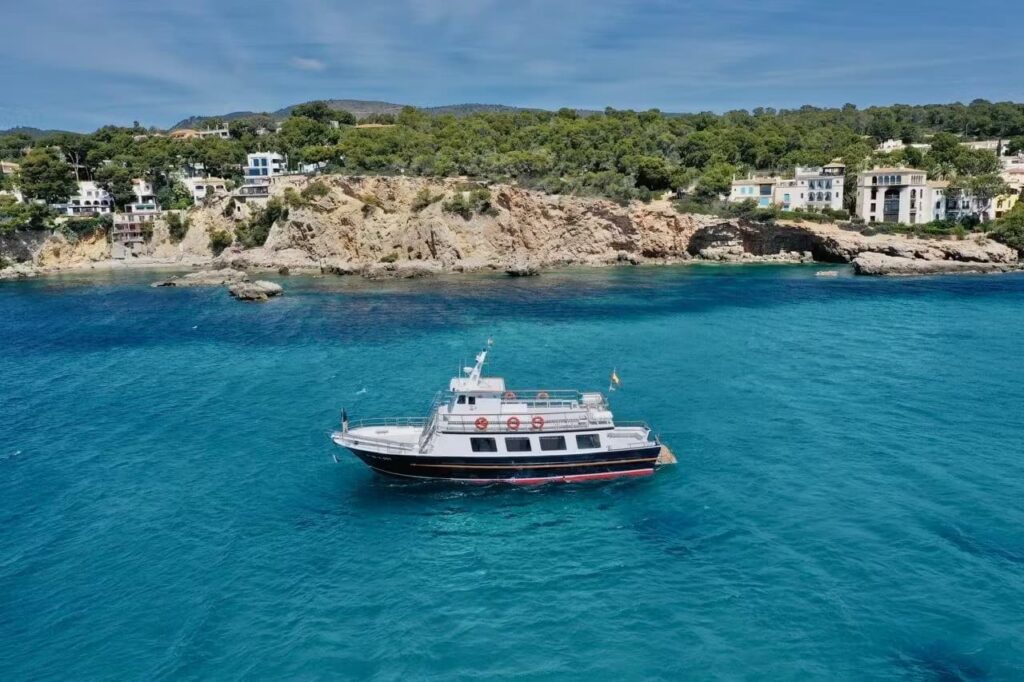 Golondrinas de Baleares: 65 barcos, 40 empresas y casi 2 millones de turistas al año