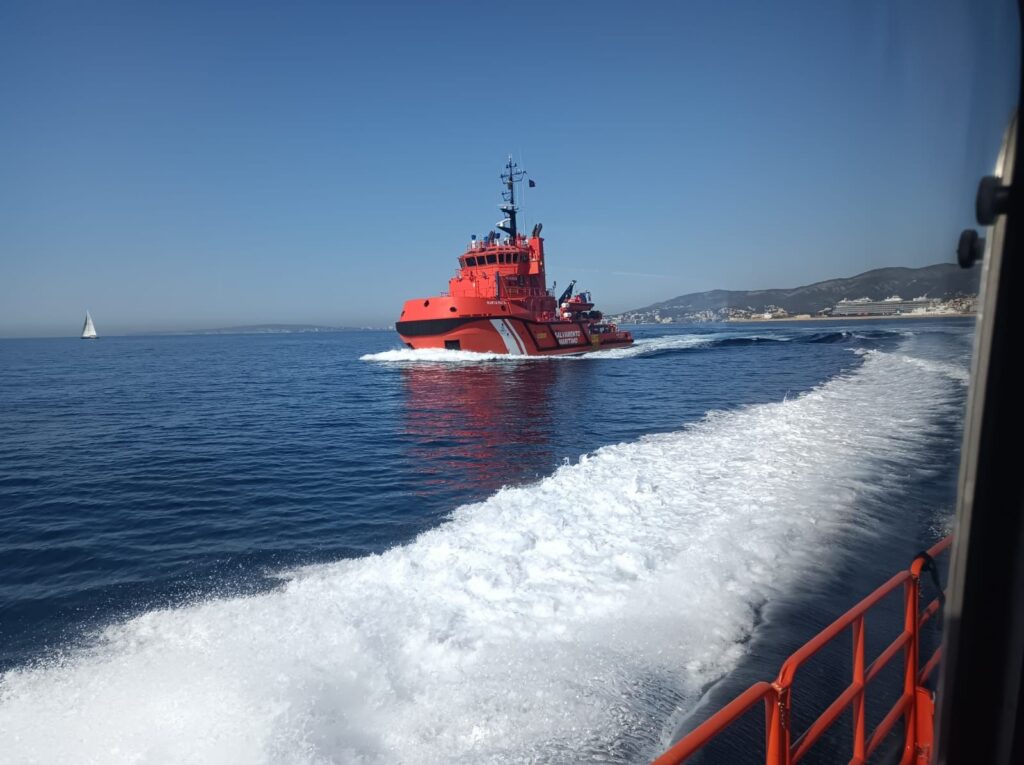 Salvamento pide inmovilizar la semírrigida que quedó a la deriva entre Ibiza y Mallorca