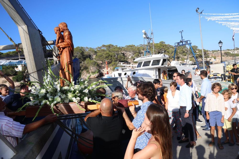 La gente del mar celebró ayer el día de su patrona