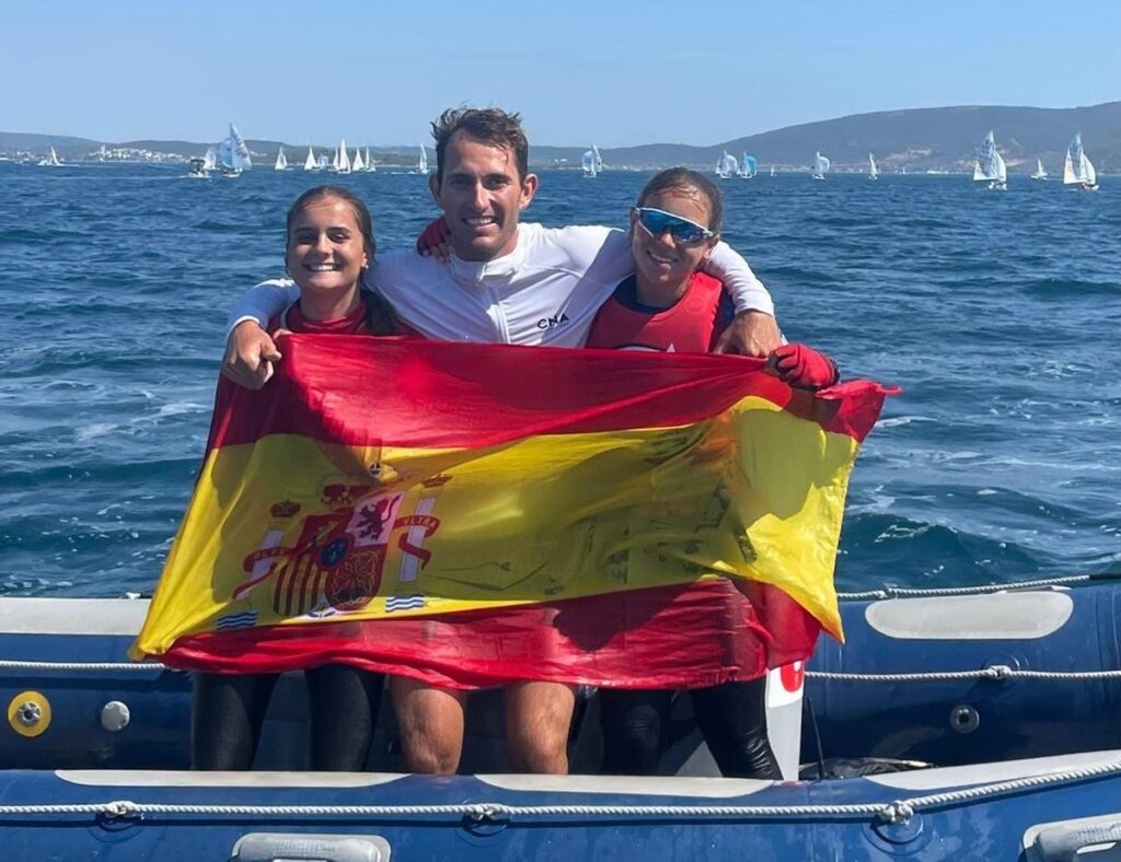 Doble triunfo de las regatistas mallorquinas en el Mundial de 420