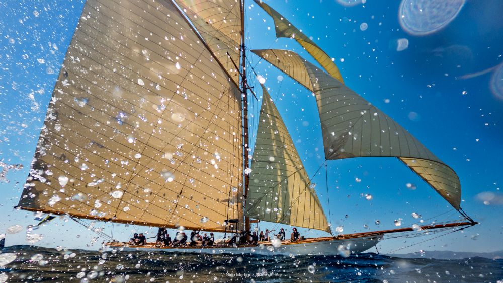 La flota de barcos clásicos toma el mando en la Bahía de Palma