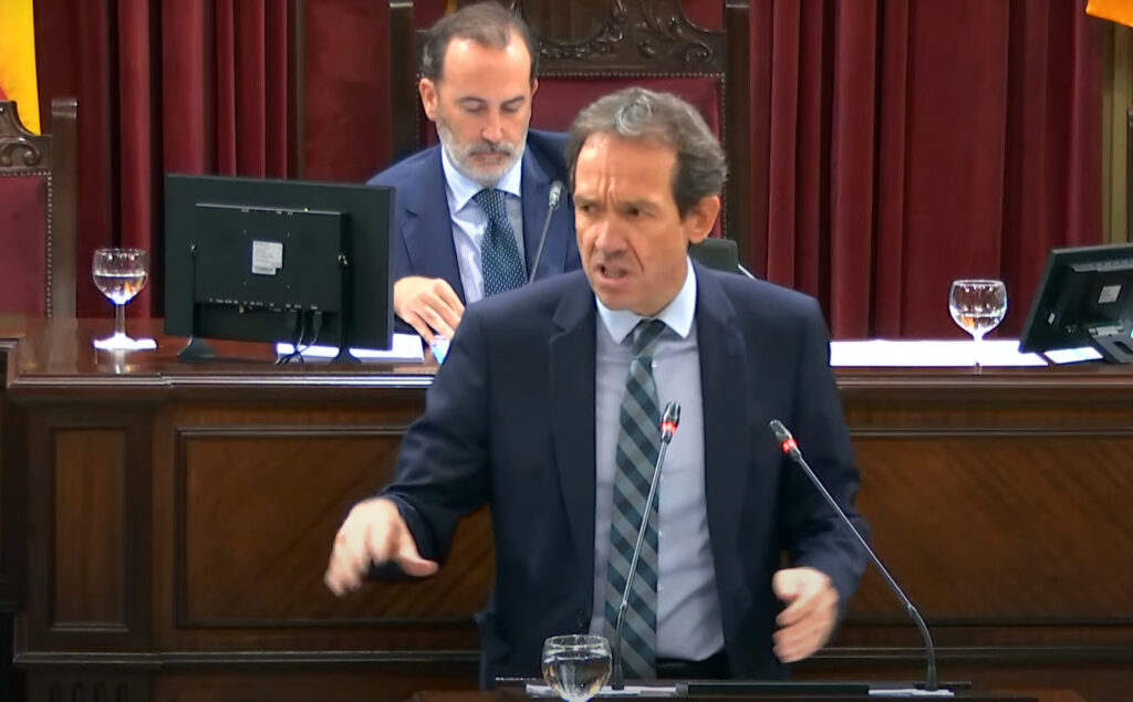 El PSIB enfanga la reforma de la Ley de Puertos pero no evita su tramitación