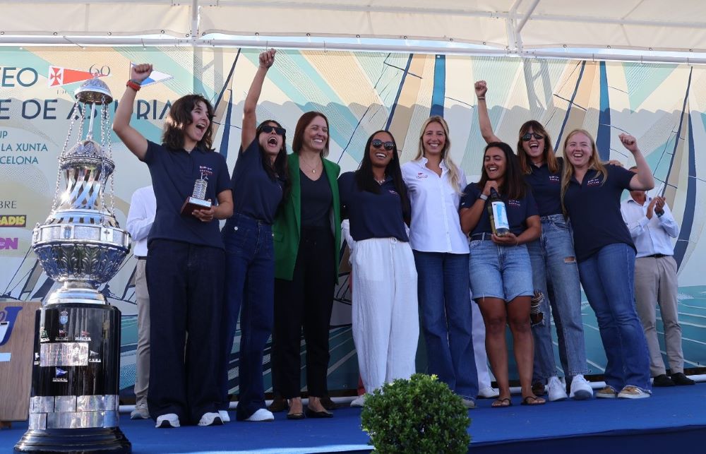 El equipo del CN Ibiza, sucampeonas del Trofeo Gestilar Laides Cup