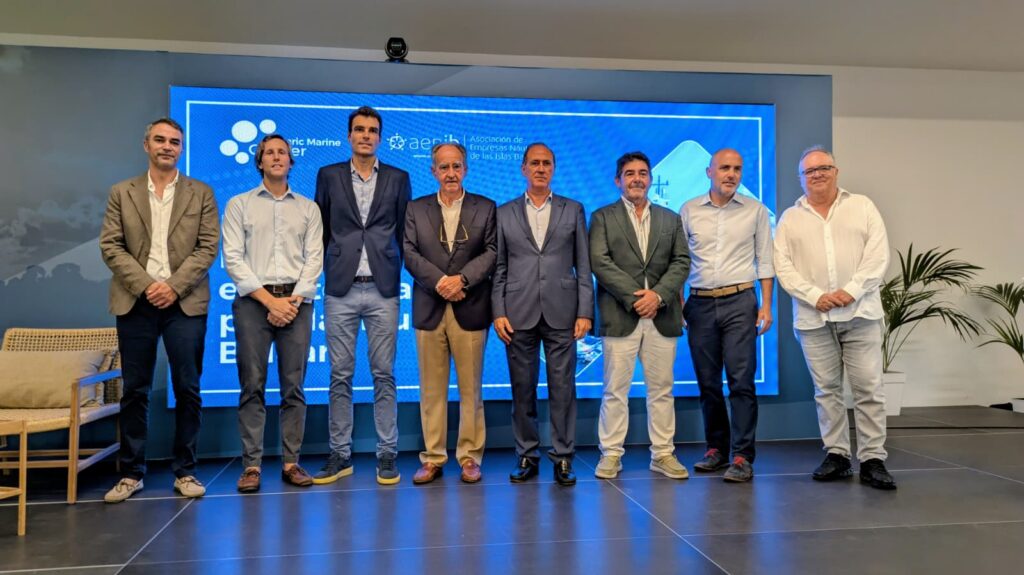 La falta de espacio y el precio de los amarres limitan la náutica balear