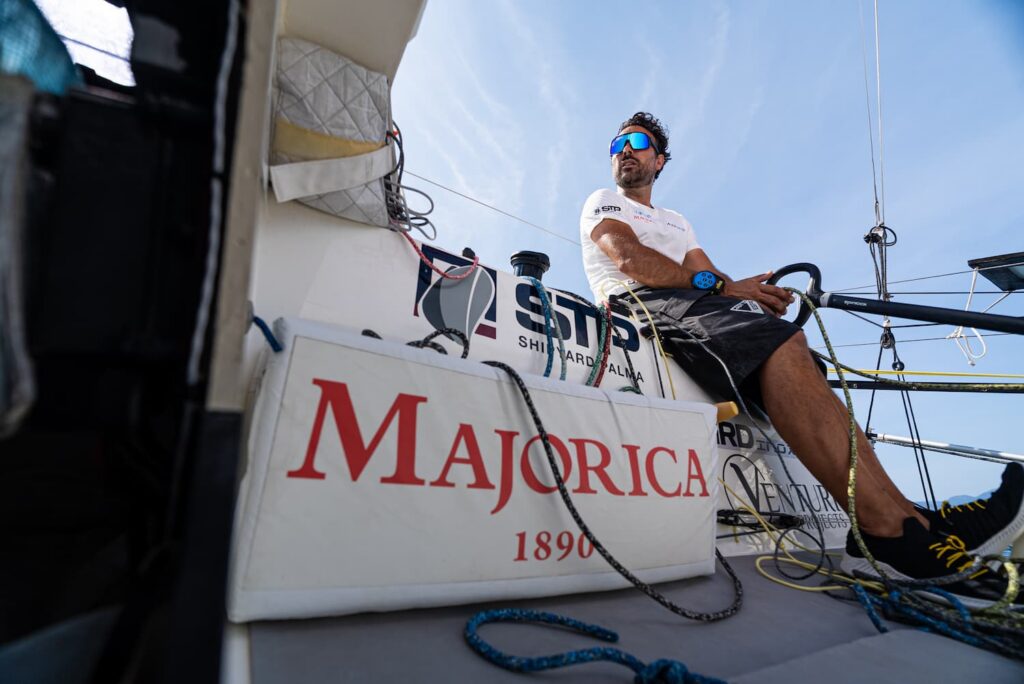 Hugo Ramón opta por una ruta norte y encabeza la Mini