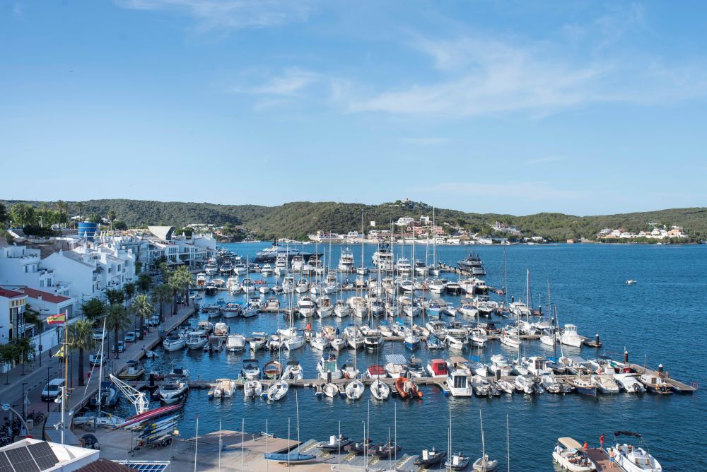 La APB saca a concurso los amarres del Club Marítimo de Mahón con un pliego orientado al deporte