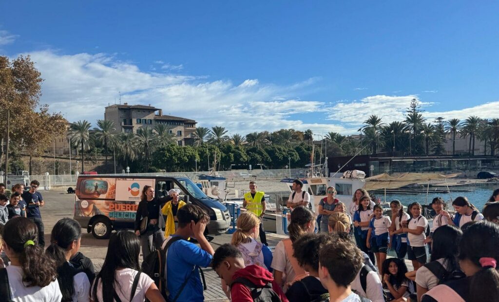 Puerto Felicidad llega a Palma para acercar la pesca a los escolares