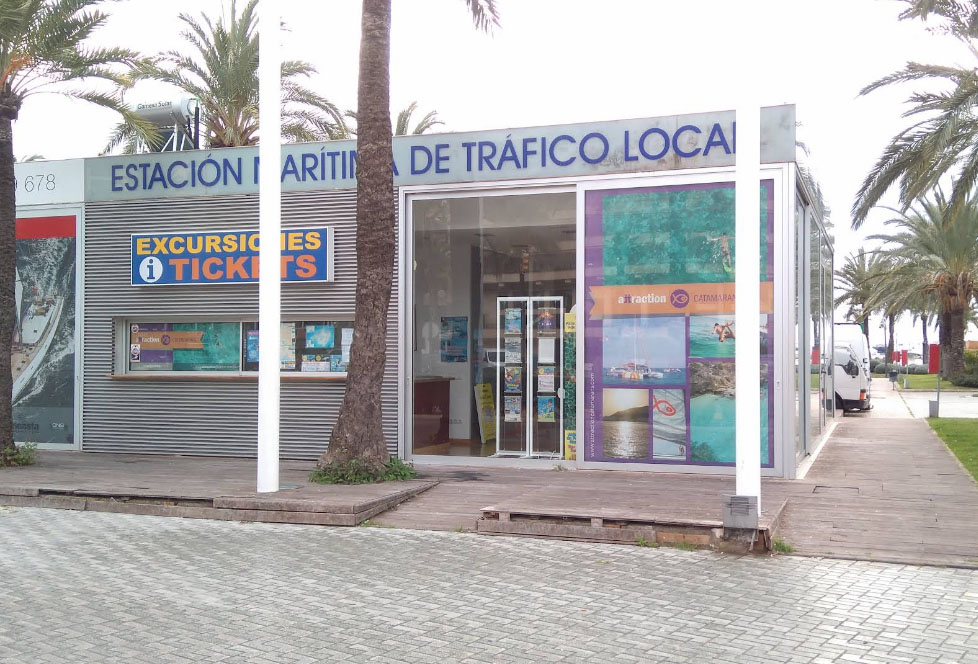 El Ayuntamiento quiere prohibir los party boats en el puerto de Palma