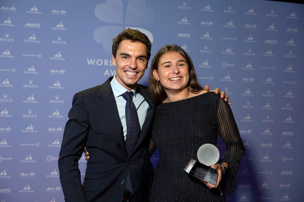 Marta Cardona gana el premio a la mejor regatista joven del mundo