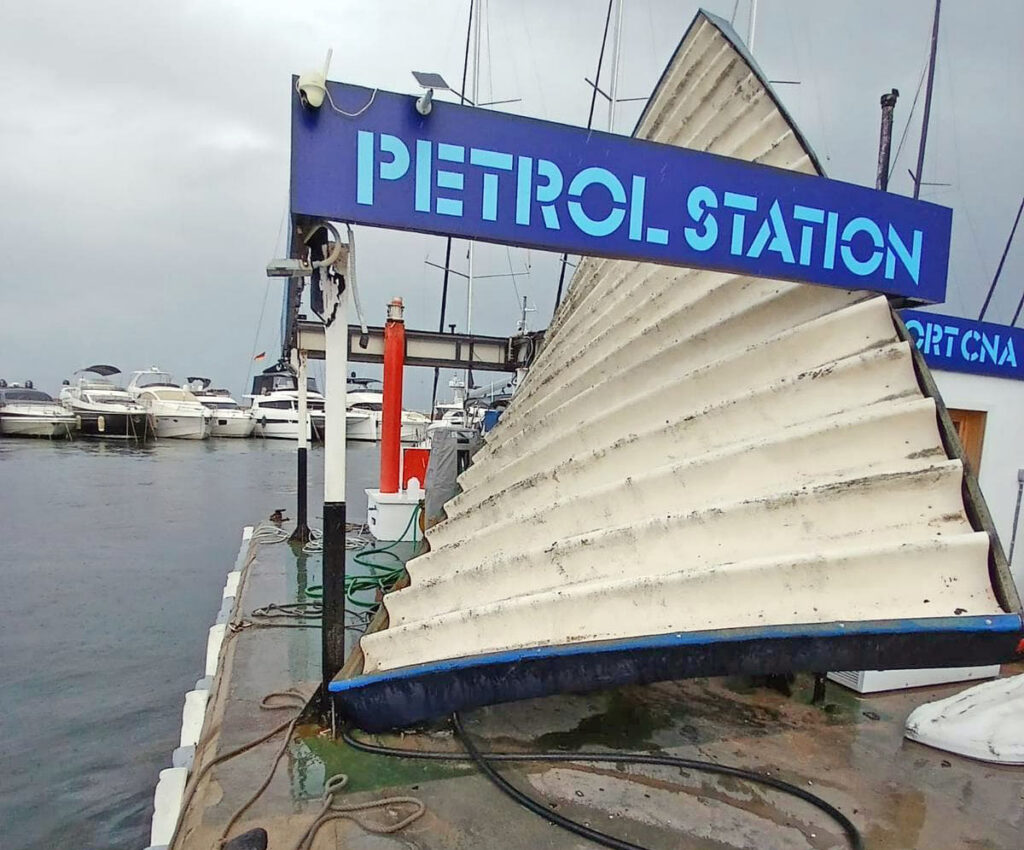 Racha de 117 kilómetros por hora en el Club Nàutic Cala Gamba