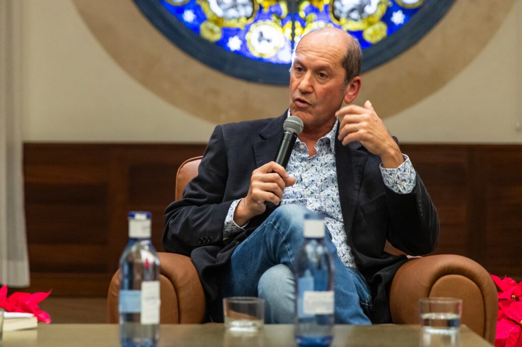 El estreno literario de un sabio de la mar