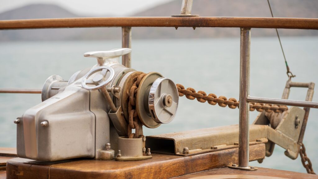 Cabestrantes, molinetes, maquinillas