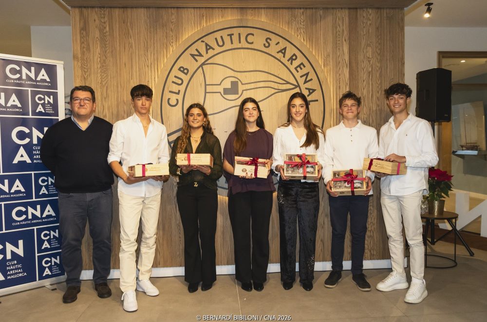 El CNA reconoce a su cantera y a sus regatistas de élite en la Nit de la Vela