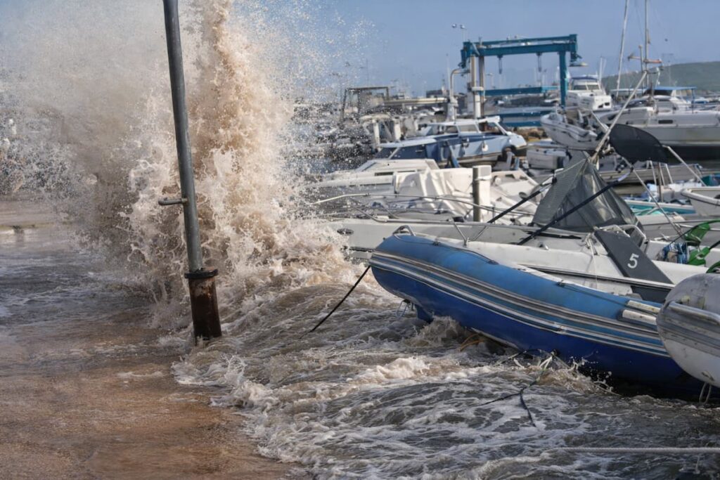Los amarristas de Port Nàutic Ibiza denuncian fallos en el dique flotante