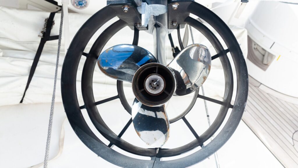 La prohibición de alquilar barcos sin título se queda corta