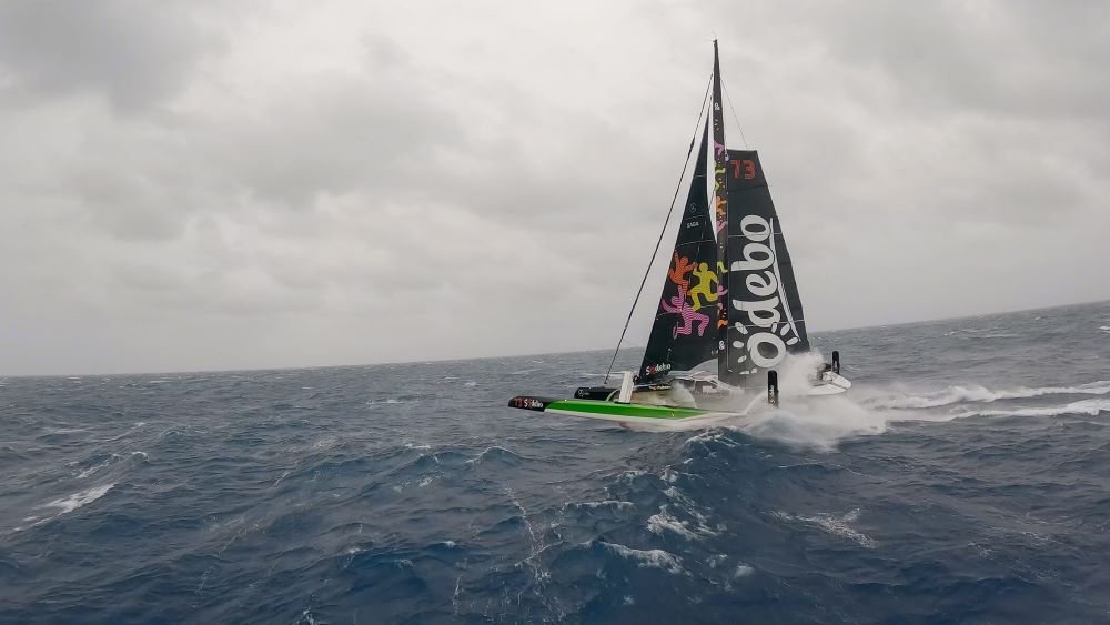 El Sodebo Ultim 3 apunta al récord del Trofeo Jules Verne