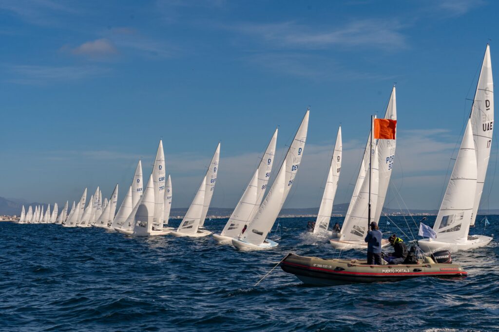 El estadounidense Magic lidera el gran estreno de la IX Copa del Mediterráneo