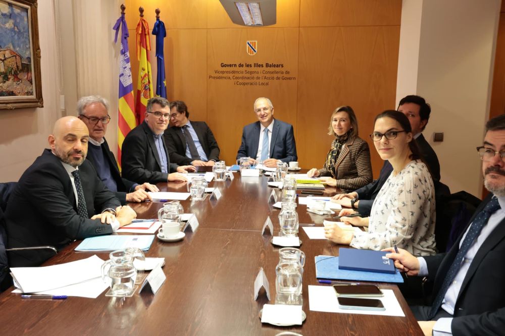 El sector pesquero balear hace llegar sus propuestas al comisario europeo