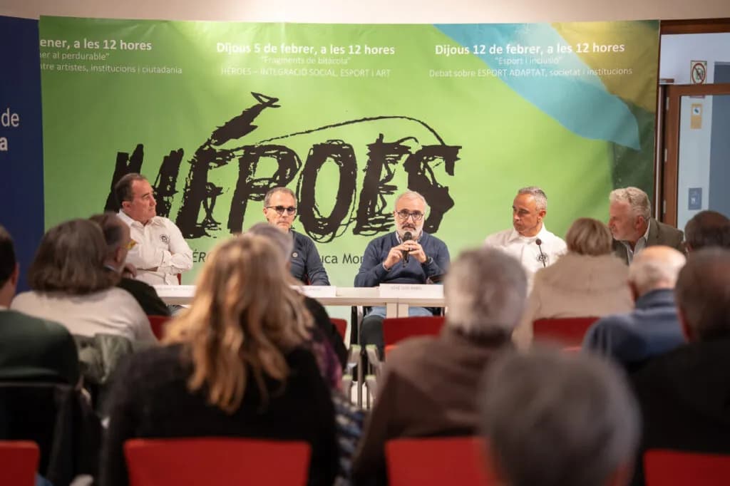 Los héroes de Luca Monzani reivindican la labor social del Club de Vela de Andratx