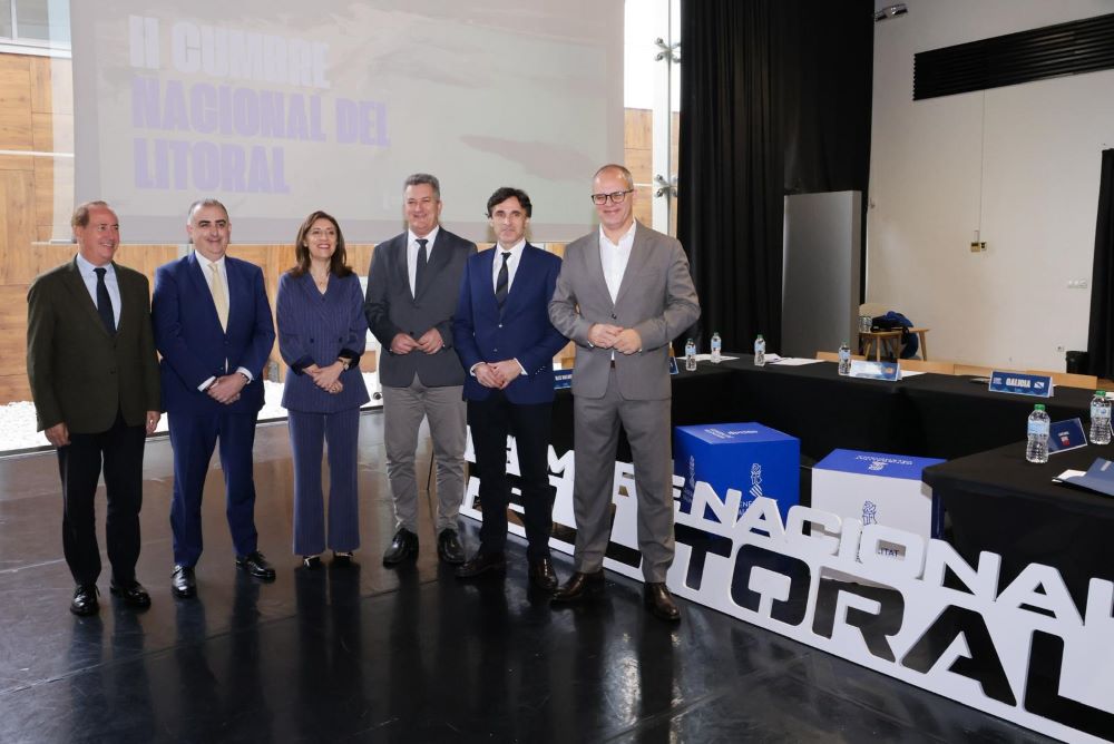 Varias comunidades se unen para reclamar una nueva ley de costas