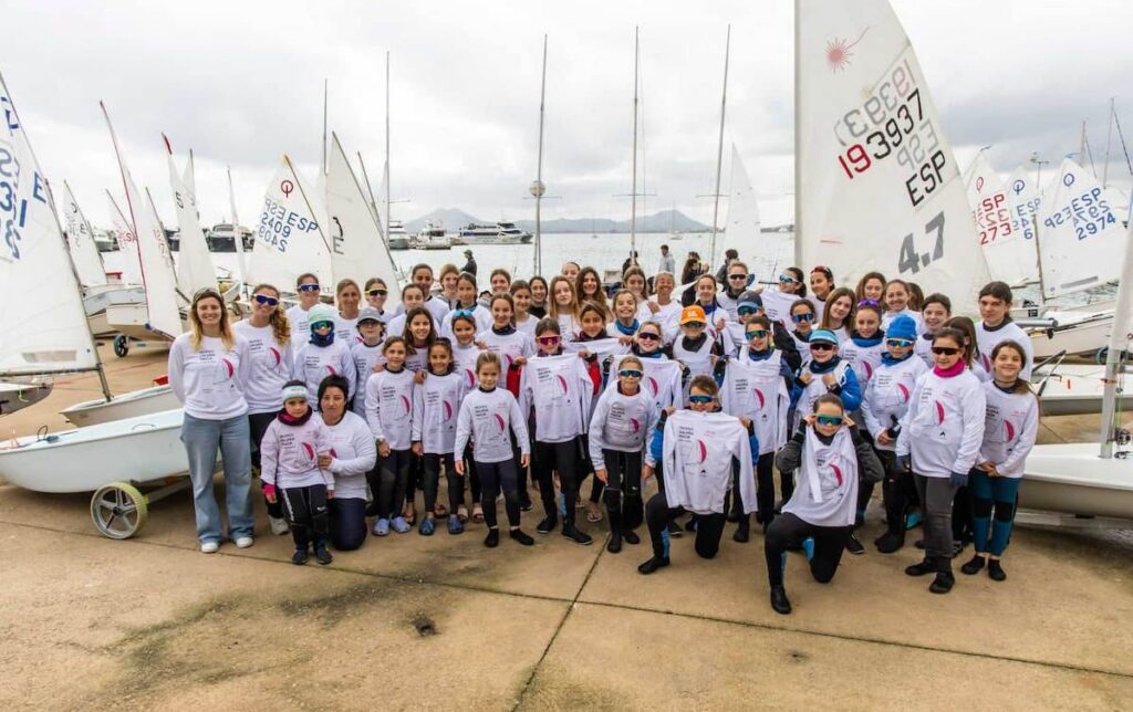 La Regata Femenina-Galeria Maior regresa con récord de participación