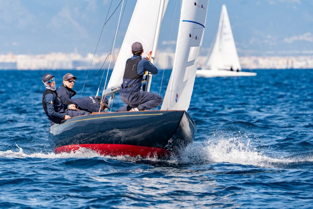 Se aprieta la clasificación general de la Yanmar Dragon Gold Cup